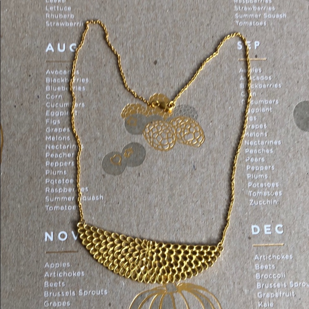 [NEW] Gold Filigree Half Moon Necklace